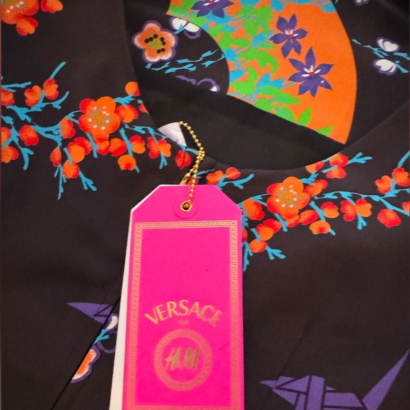 Versace X H&M Dress, complete with original hanger and garment bag - Picture 14 of 16